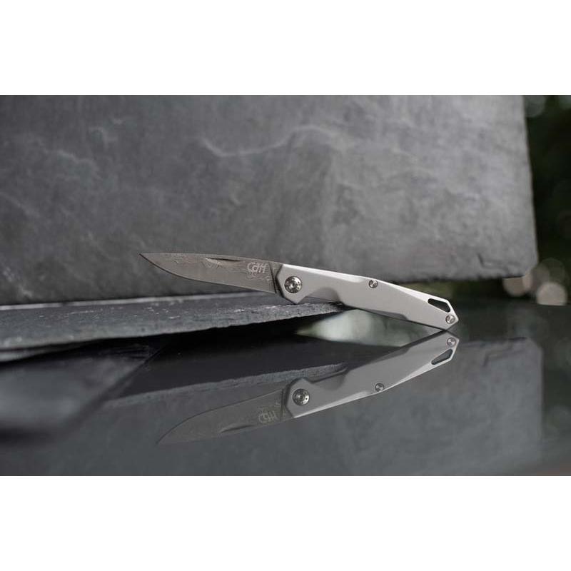 Cjh Taschenmesser, 67-Lagen Damast, Kern 440C, Slipjoint, Edelstahl-Griff, Blaue R&uuml;ckenfeder