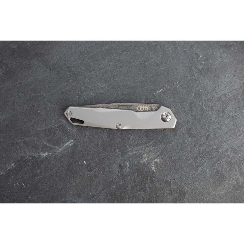 Cjh Taschenmesser, 67-Lagen Damast, Kern 440C, Slipjoint, Edelstahl-Griff, Blaue R&uuml;ckenfeder