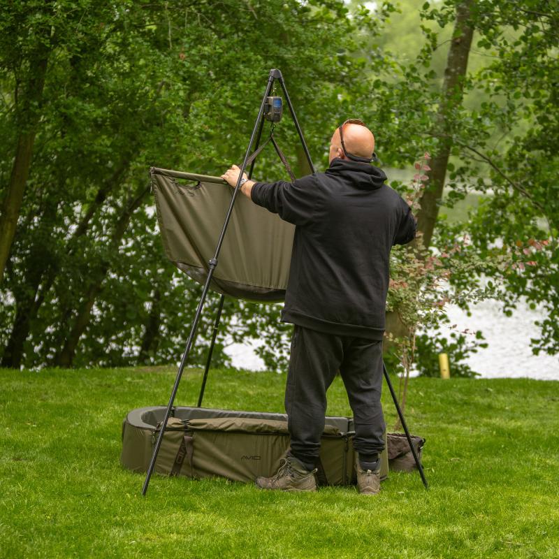 Avid PRO-Tect Deluxe Tripod