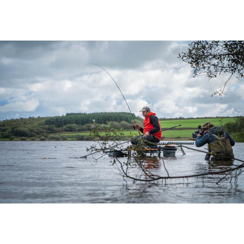 Guru Aventus 2.7m F1 Landing Net Handle