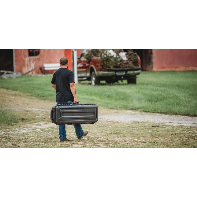 Plano 135,9X43,2X17,8cm, (Int, Dim 130,8X35,6X14cm)