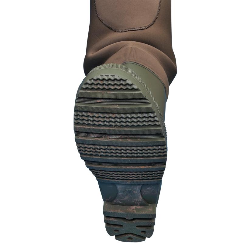 Shakespeare Sigma Neop Chest Wader Size9 Cleat Sole
