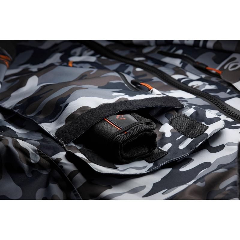 Savage Gear Roll Up Pouch Holds 12 Up To 15cm
